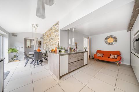 Wagstaff Way, Olney, Buckinghamshire... 4 bed house for sale