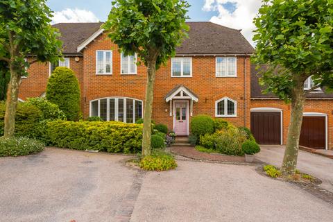 The Mews Castle Hill, Reading RG7 3 bed end of terrace house for sale