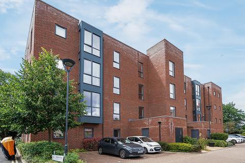 Willoughby Avenue, Uxbridge, Middlesex 2 bed apartment for sale