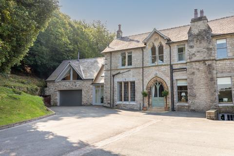 1 Arnbarrow, Sandside, LA7 7HP 4 bed semi