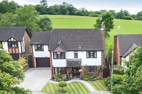 6 bedroom detached house for sale