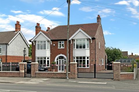 London Road, Balderton, Newark 5 bed detached house for sale