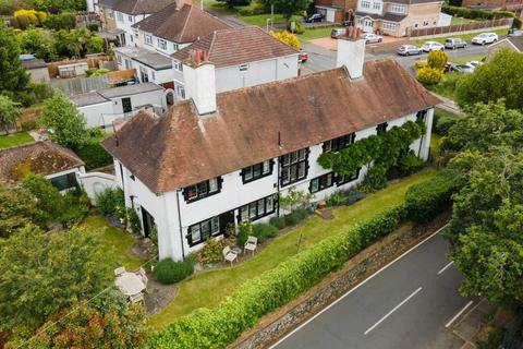 Merry Hill Road, Bushey 4 bed detached house for sale