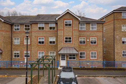 River Bank Close, Maidstone, ME15 2 bed flat for sale