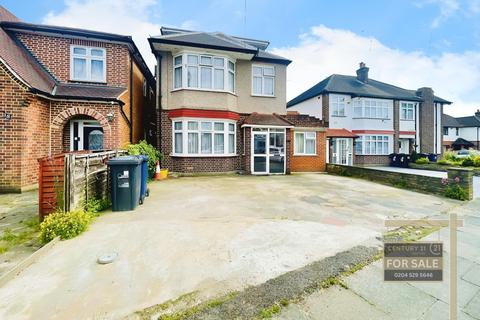 5 bedroom semi-detached house for sale