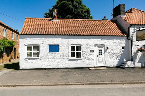 Wolds Inn Cottage, Driffield Road... 3 bed cottage for sale