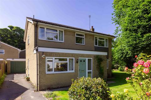 Elmhurst Close, Leeds LS17 4 bed detached house for sale