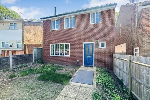 Vale Crescent, Tilehurst, Reading, RG30 3 bed detached house for sale