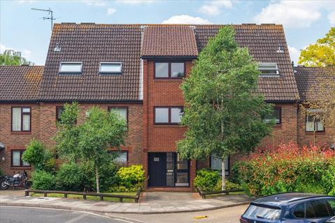 Crammond Close, Hammersmith, London, W6 Studio for sale