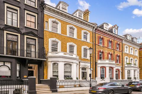 Roland Gardens, London 3 bed flat for sale