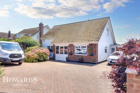 Whites Lane, Kessingland 4 bed detached bungalow for sale