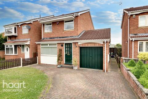 Cedar Close, Balby, Doncaster 3 bed detached house for sale