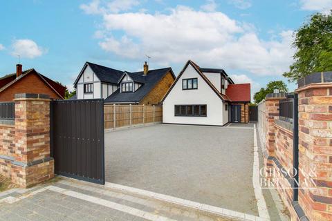 Noak Hill Road, Billericay, CM12 3 bed detached house for sale