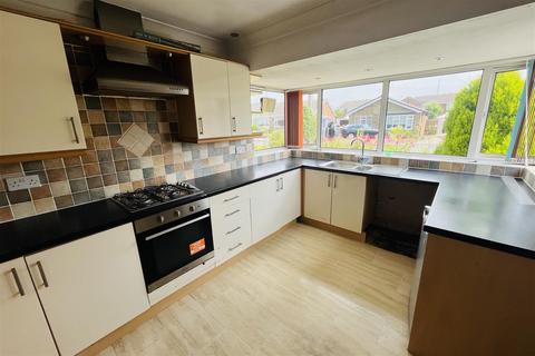 Burton Acres Way, Huddersfield HD8 2 bed semi