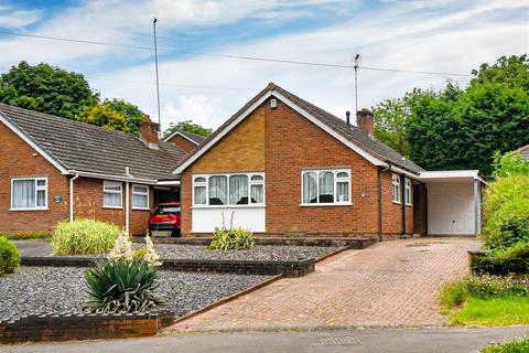 6 Common Road, Wombourne, Wolverhampton 3 bed detached bungalow for sale