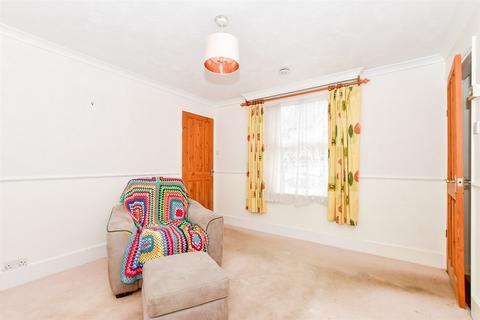 1 bedroom ground floor flat for sale