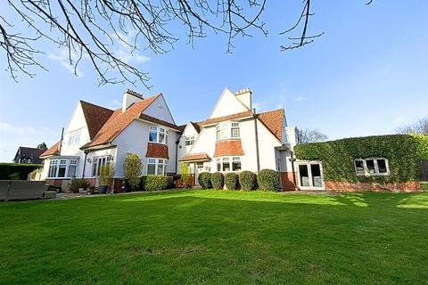 Cumberland Avenue, Grimsby DN32 5 bed detached house for sale