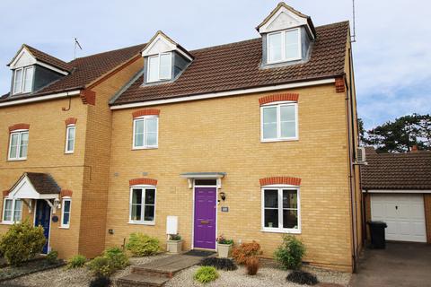 4 bedroom semi-detached house for sale