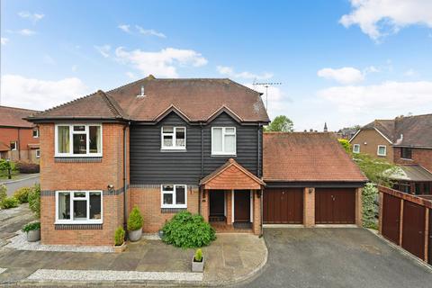 Woodbury Lane, Tenterden, Kent, TN30 2 bed apartment for sale