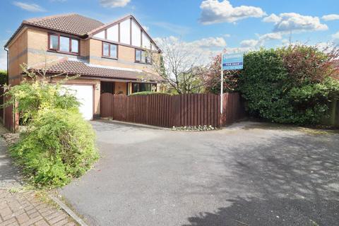 Starbeck Close, Bury BL8 4 bed detached house for sale