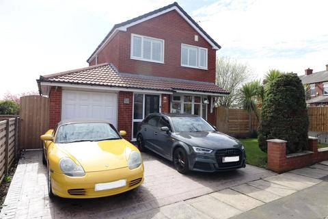 Devon Drive, Bolton BL2 3 bed detached house for sale