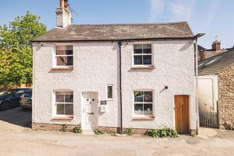 2 bedroom detached house for sale