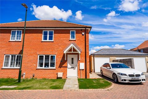 Stavanger Close, New Waltham... 3 bed semi