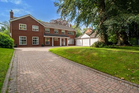 5 bedroom detached house for sale