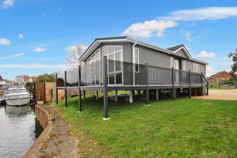2 bedroom park home for sale
