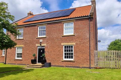 6 bedroom detached house for sale