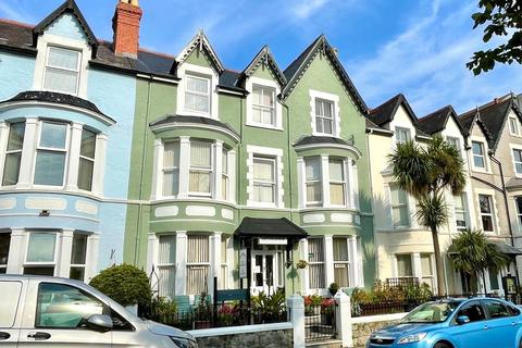 Arvon Avenue, Llandudno Guest house for sale