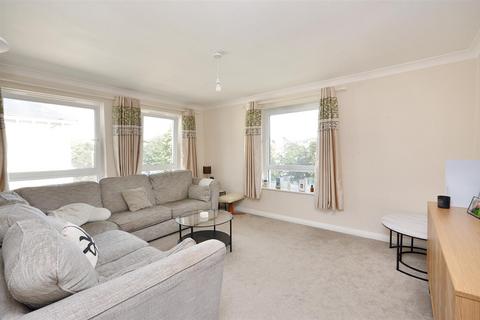 Trinity Trees, Eastbourne 3 bed flat for sale