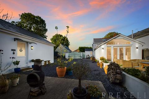 Broadmoor Cottages, Broadmoor... 4 bed house for sale