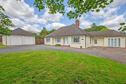 Bealings Road, Woodbridge IP12 4 bed detached bungalow for sale