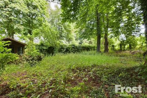 The Embankment, Wraysbury, Berkshire... 3 bed bungalow for sale