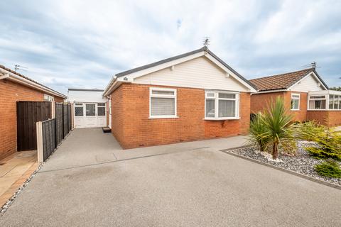 Broadlands Place, Lytham St. Annes, FY8 3 bed detached bungalow for sale