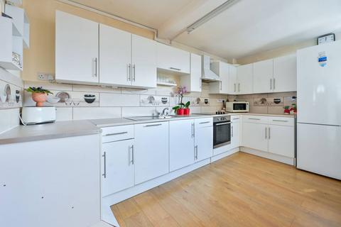 Beckway Stret, Elephant and Castle... 3 bed maisonette for sale
