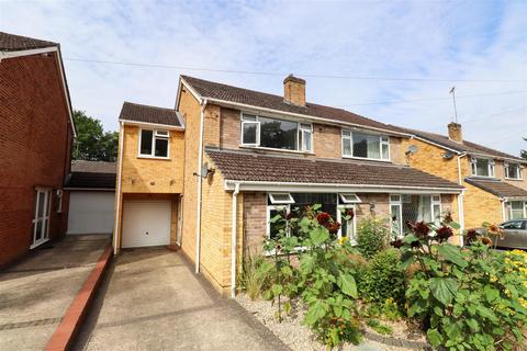 4 bedroom semi-detached house for sale