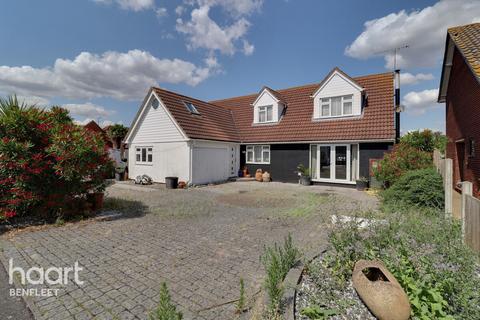 Seaway, Canvey Island 3 bed detached house for sale