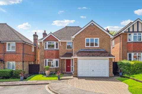 Heythrop Drive, Ickenham UB10 4 bed detached house for sale