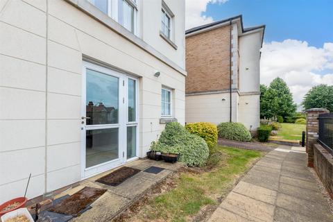 Glen View, Gravesend, Kent 1 bed ground floor flat for sale