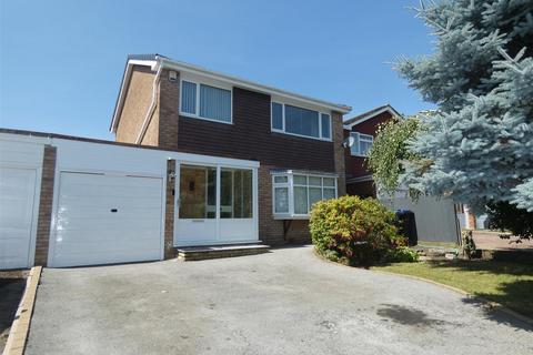 4 bedroom link detached house for sale