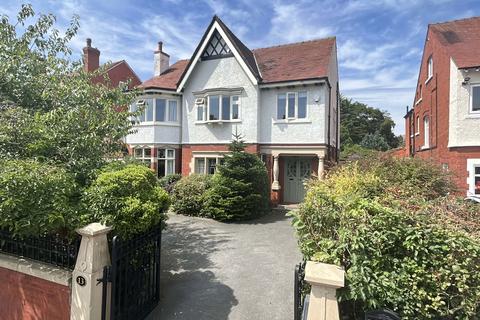 Coudray Road, Southport PR9 5 bed detached house for sale