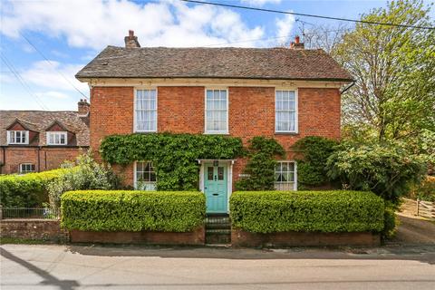 Dippenhall Street, Crondall, Farnham... 4 bed semi