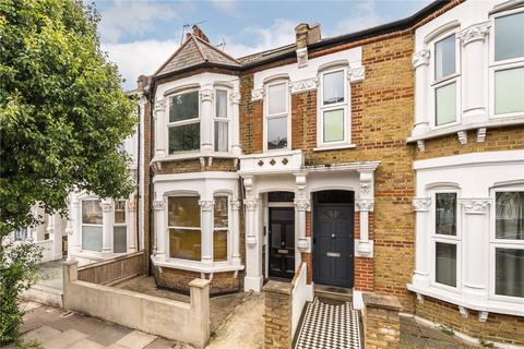 London NW10 3 bed maisonette for sale