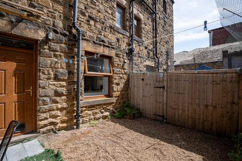 Bradford Road, Batley, WF17 2 bed semi