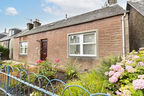 3 bedroom cottage for sale