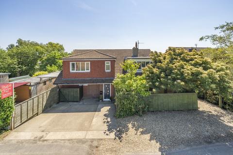 6 bedroom detached house for sale