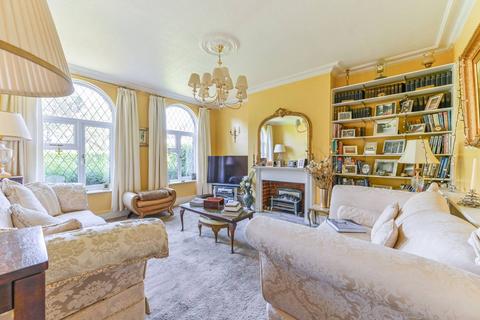 Rutland Gardens, East Croydon... 4 bed semi