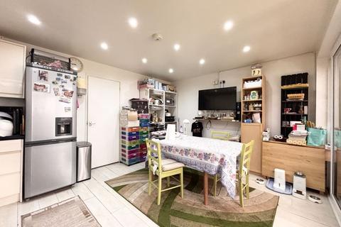 Little Strand, London 3 bed house for sale